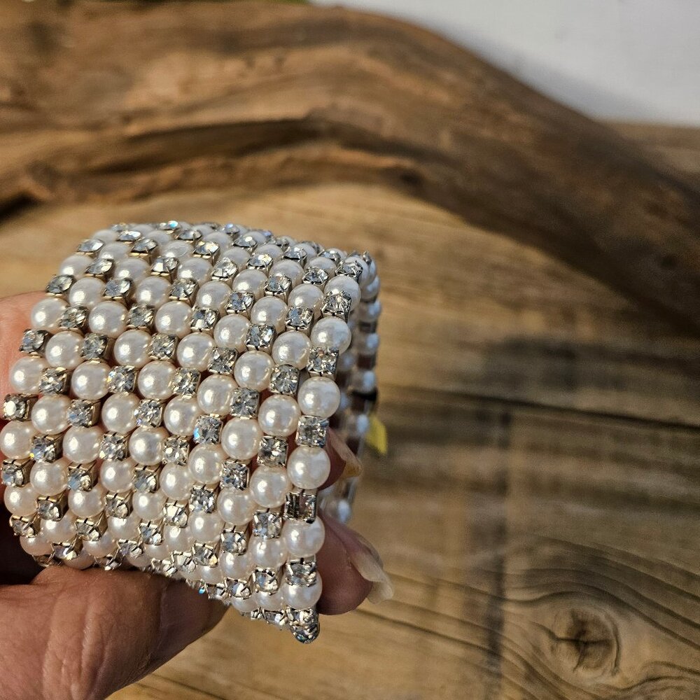 Pearl Rhinestone wide coil -wrap Bracelet - Picture 4 of 4